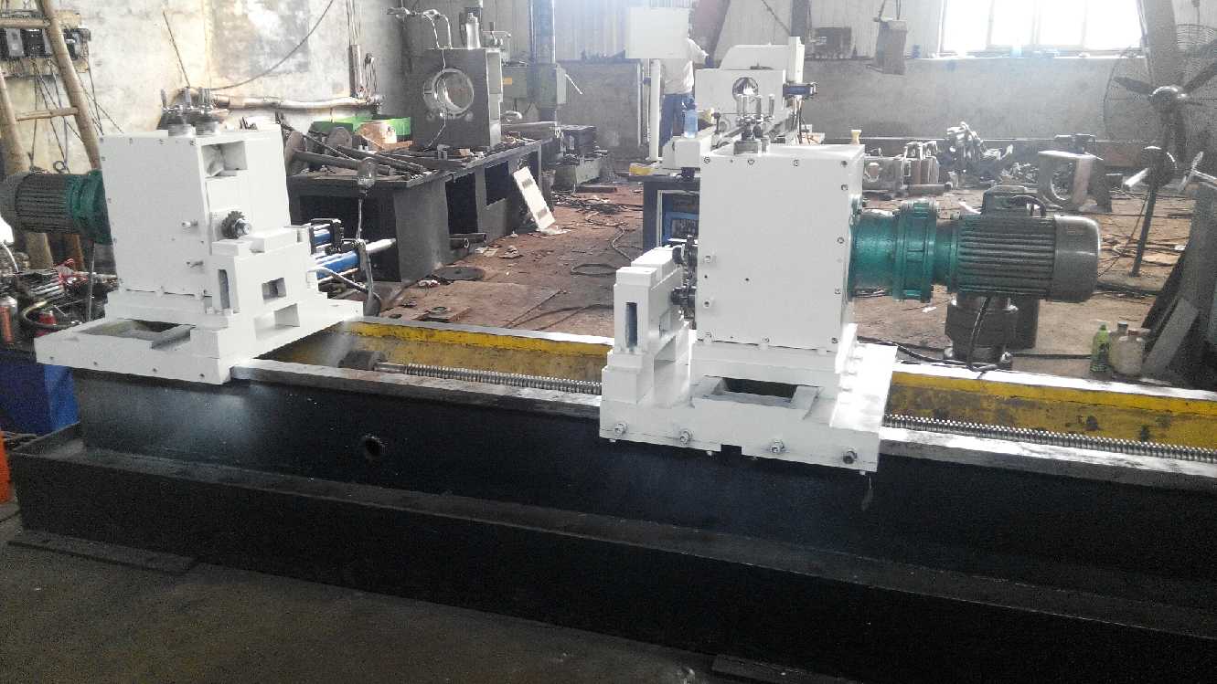 托輥軸銑扁機